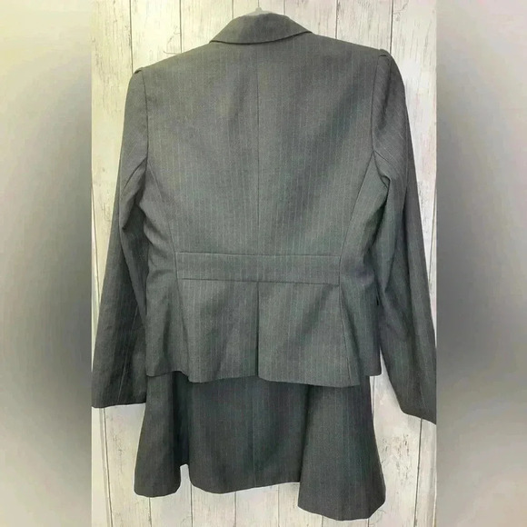 Calvin Klein skirt suit size 8p Color Black with pin stripe pattern/Work/Career - Picture 5 of 16